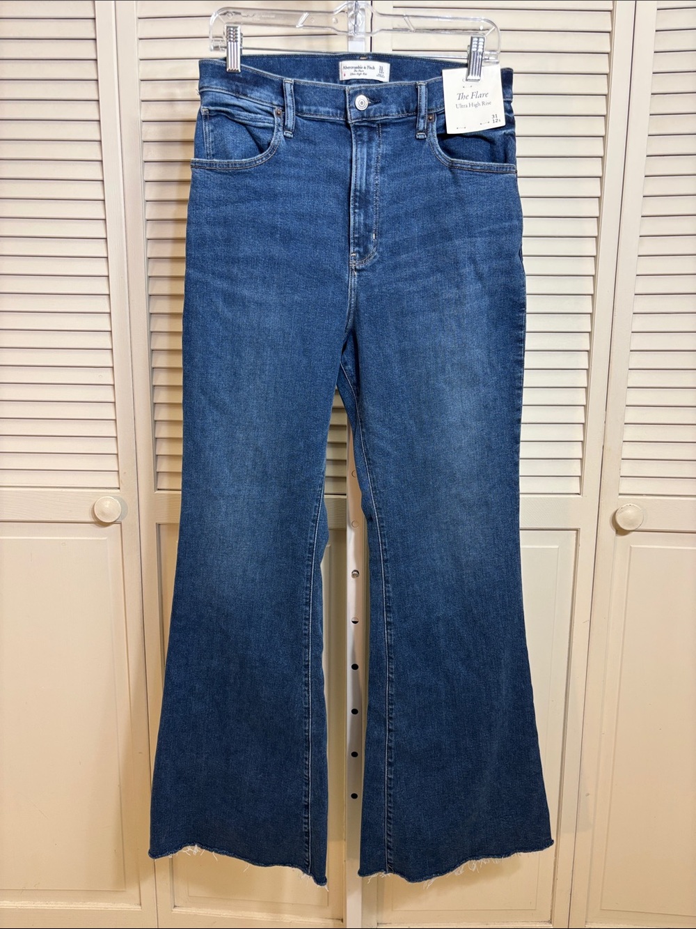NWT Abercrombie & Fitch Curve Love The Flare Ultra High Rise Size 12 Short